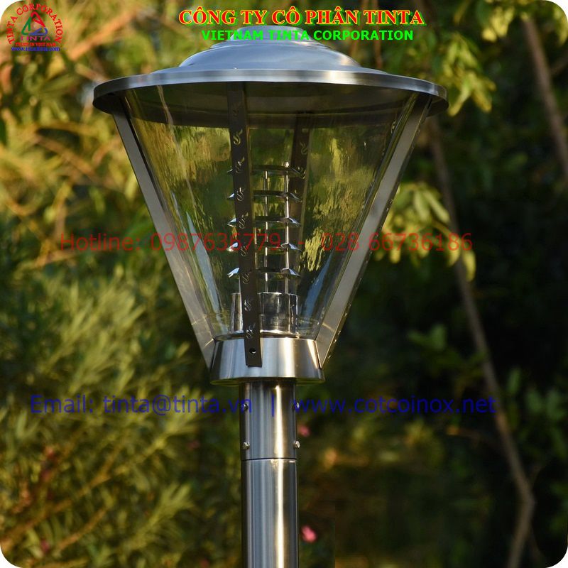 Trụ đèn sân vườn inox. Nên chọn tru den san vuon inox 304 hay inox 316