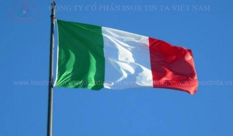 Lá cờ Ý giá rẻ tại quận 1 HCM. Phiên bản được sử dụng đầu tiên của quốc kỳ Ý là cờ của nước Cộng hòa
