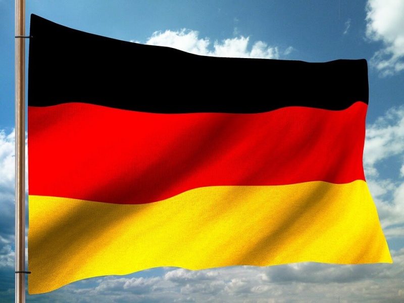 Lá cờ Đức  thiết kế này được thông qua làm quốc kỳ của nước Đức hiện đại vào năm 1919