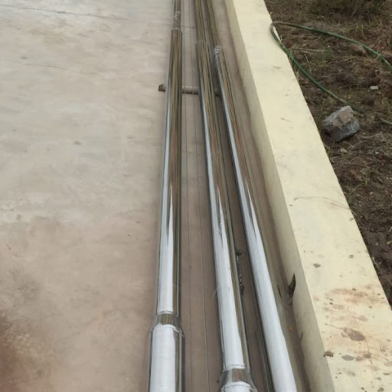 Vì sao nhiều công trình chọn cột inox 11m