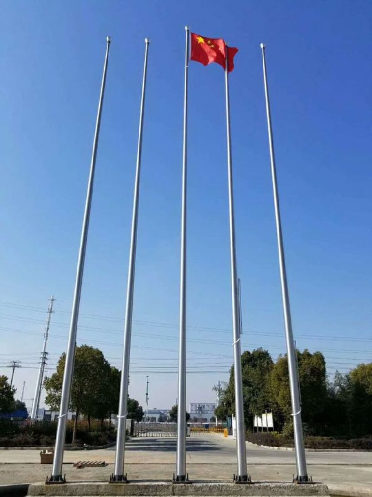 Sử dụng Cột cờ inox cao 12m mang lại nhiều lợi ích to lớn 