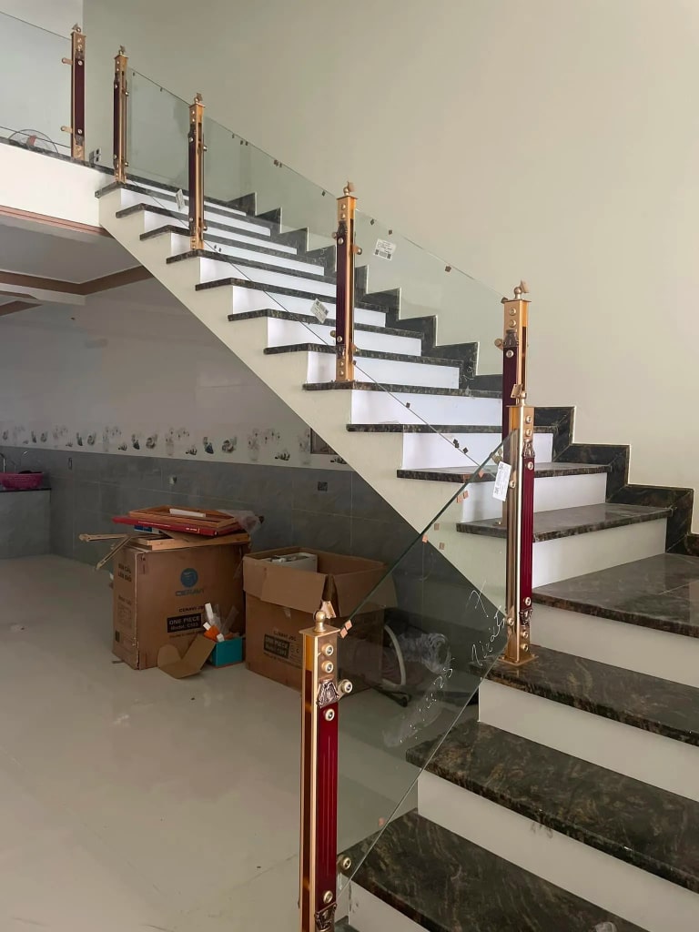 Trụ cầu thang kính inox 304