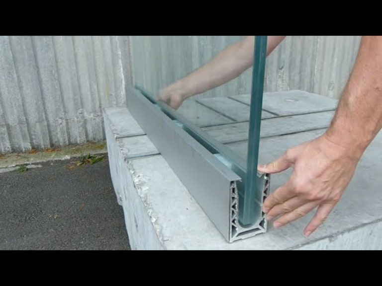 Lắp đặt trụ lan can kính đúng kỹ thuật