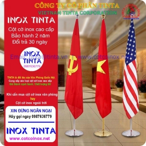 Cột cờ văn phòng biểu trưng cho sự đoàn kết