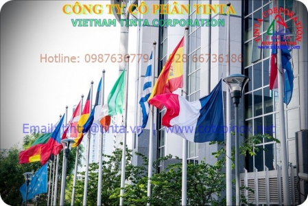 Cột cờ còn được dùng để treo trong các buổi họp chính trị