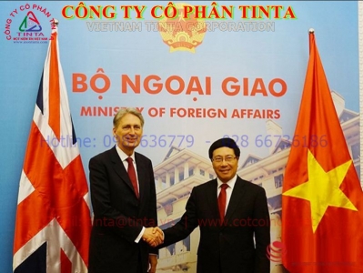 Vệ sinh cột cờ inox cũng khá dễ dàng