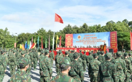 Cột Cờ Inox Cho Khu Quân Sự - Tiêu Chuẩn & Lựa Chọn Vật Liệu